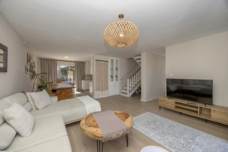 3 Bedroom Property for Sale in Bloubergrant Western Cape